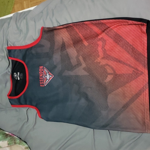 Essendon Bombers AFL Australian Rules Football Tank - Picture 1 of 2